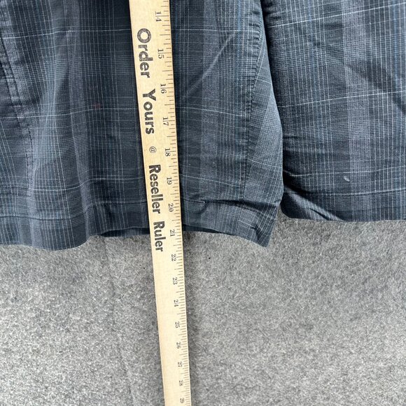 Greg Norman Shorts Mens 34 Gray Plaid Cotton Cargo Golf Tasso Elba Performance - Picture 4 of 10